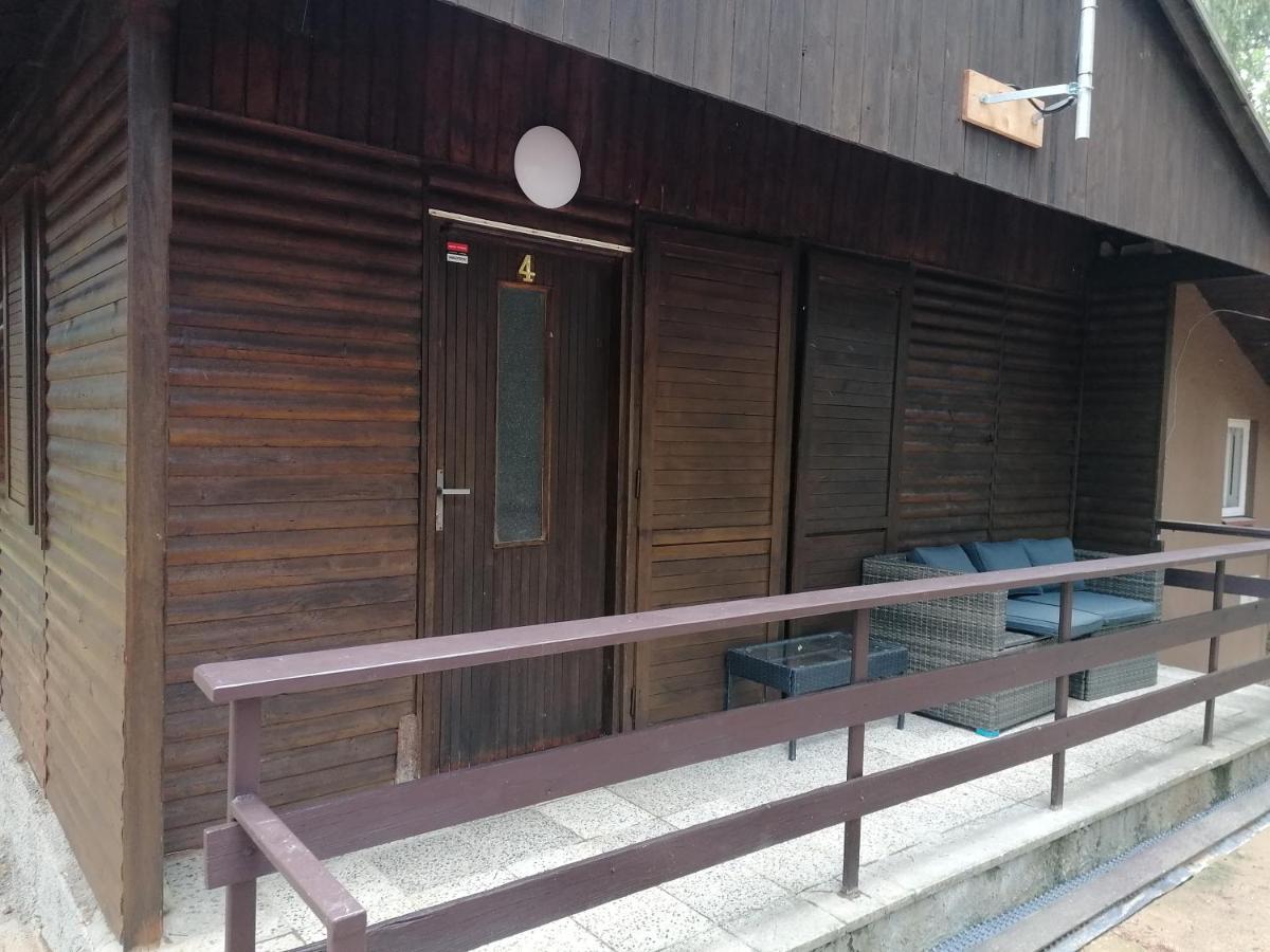Chaty A Apartmany Hracholusky Kemp Kosatka Pnovany Экстерьер фото