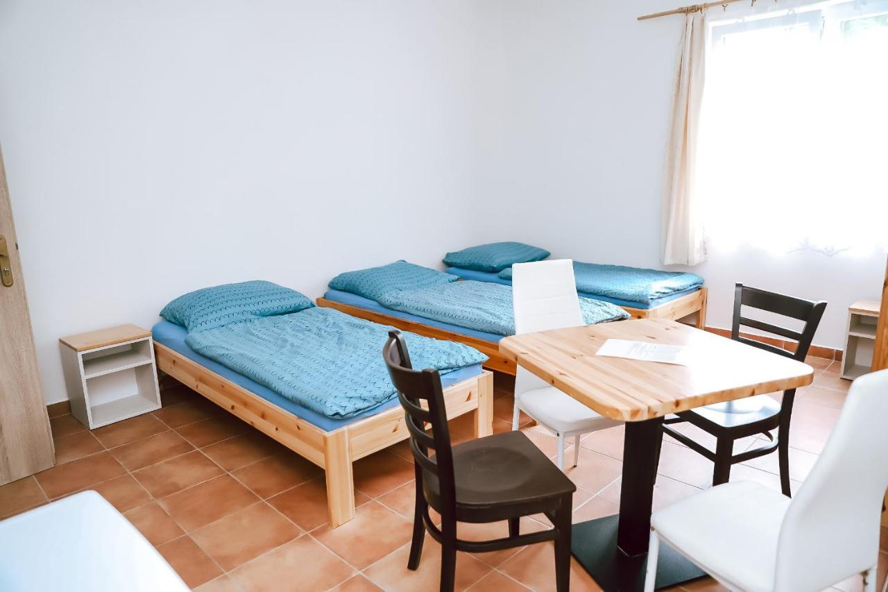 Chaty A Apartmany Hracholusky Kemp Kosatka Pnovany Экстерьер фото