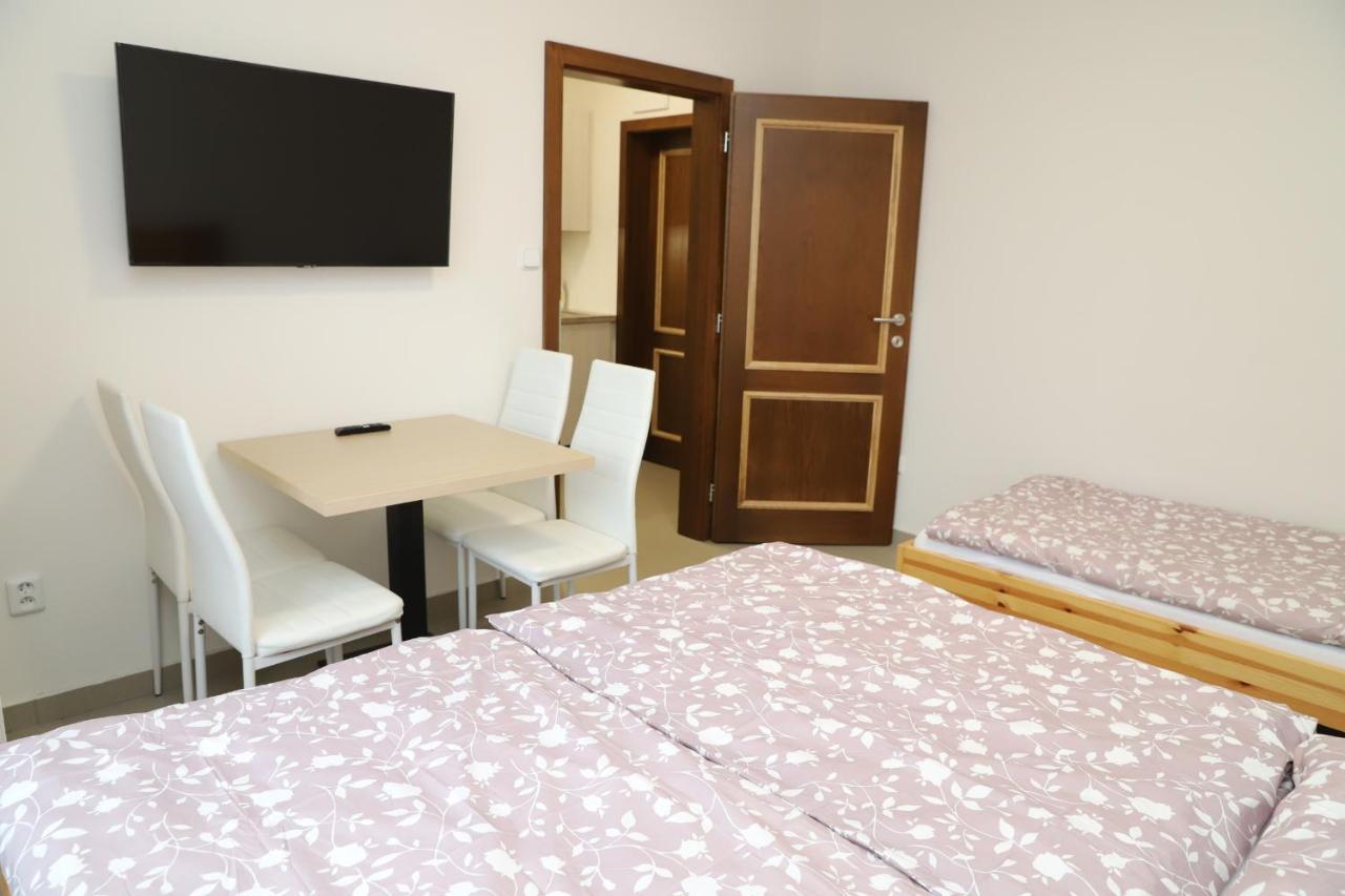 Chaty A Apartmany Hracholusky Kemp Kosatka Pnovany Экстерьер фото