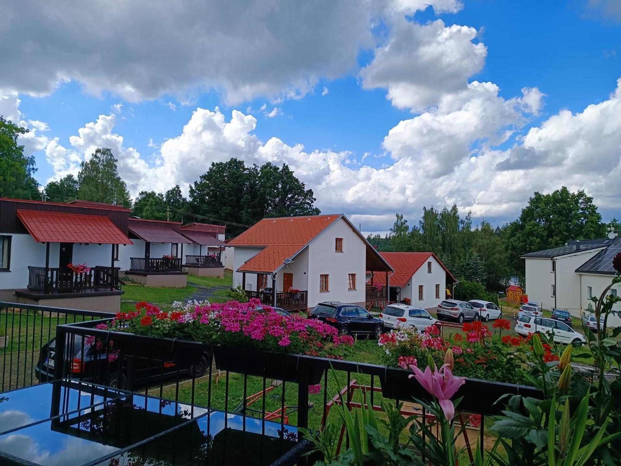 Chaty A Apartmany Hracholusky Kemp Kosatka Pnovany Экстерьер фото